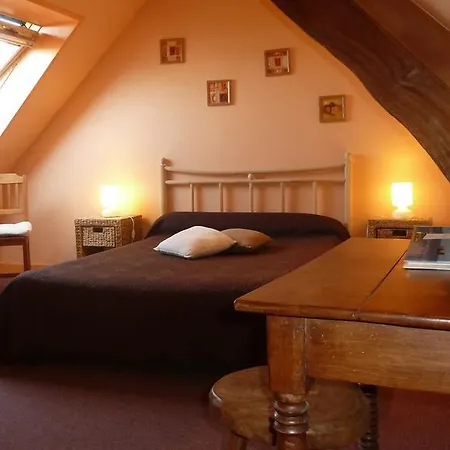 Les Volets Bleus Bed & Breakfast Saint-Martin-des-Entrées