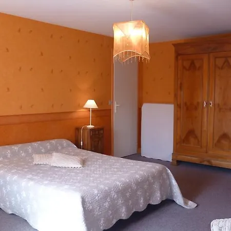 Les Volets Bleus Bed & Breakfast 3*