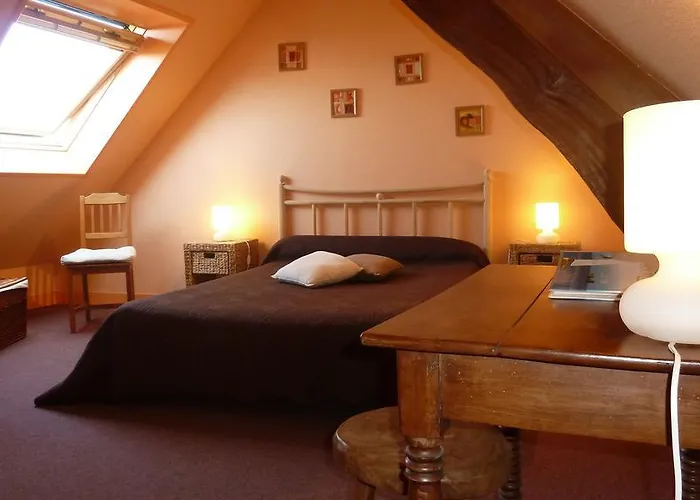 Les Volets Bleus Bed & Breakfast Saint-Martin-des-Entrées