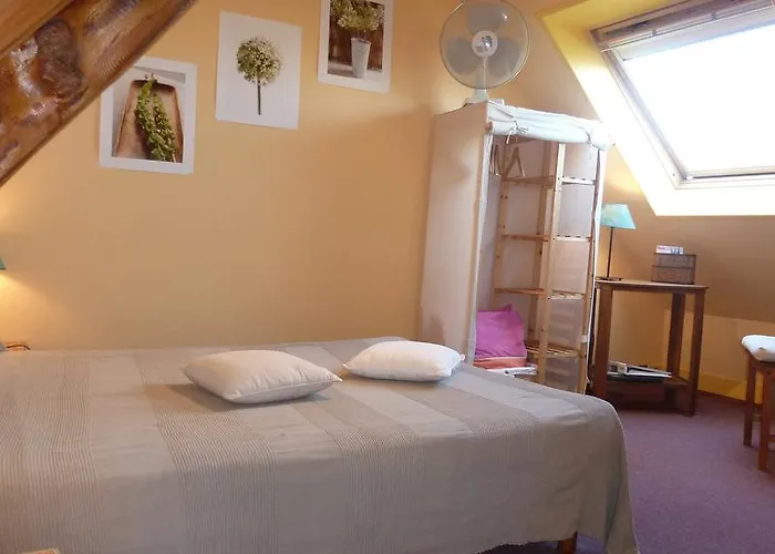 Les Volets Bleus Bed & Breakfast