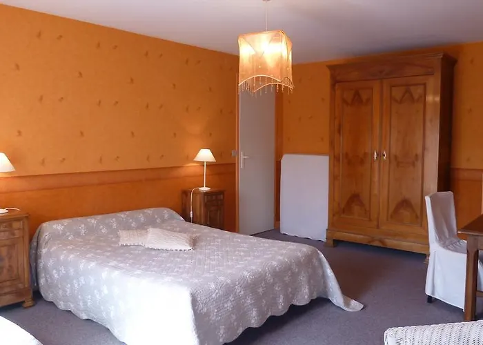 Les Volets Bleus Bed & Breakfast 3*